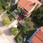 Lina Apartments